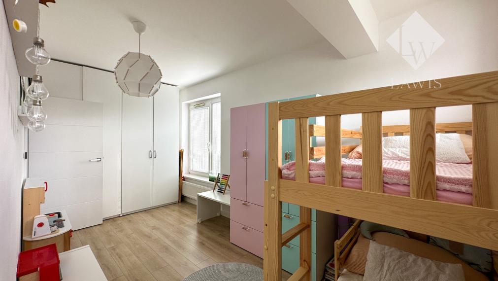 Slnečný 3i byt s terasou a garážovým státim