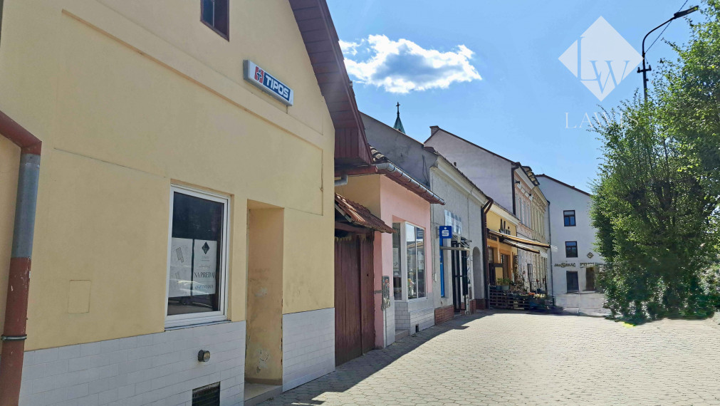 Rodinné domy hneď pri námestí v centre mesta