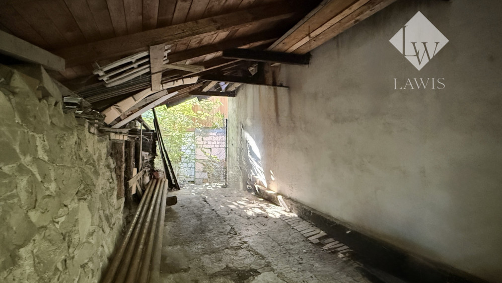 Domček v Budatíne - garáž, chatka alebo komerčný priestor