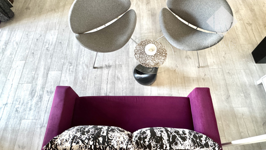 Priestranný rodinný dom s veľkým pozemkom a garážou