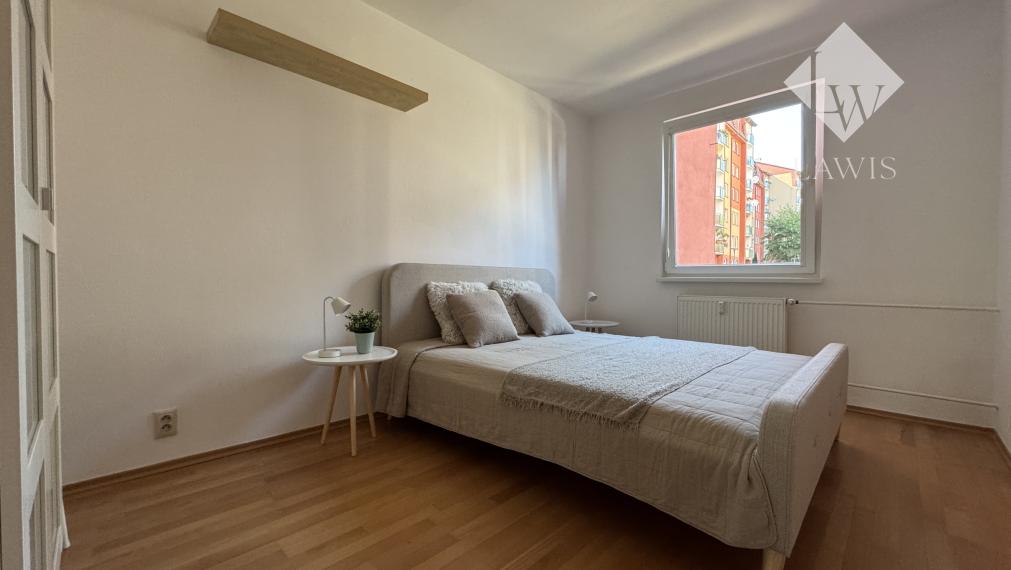 Novozrekonštruovaný, priestranný byt so šatníkom - Hájik