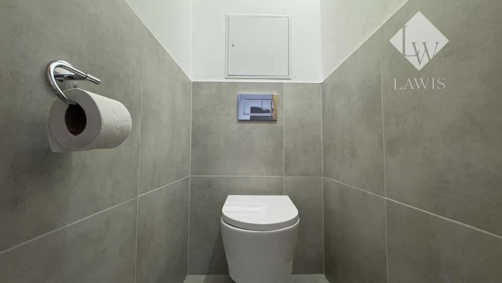 Novozrekonštruovaný, priestranný byt so šatníkom - Hájik