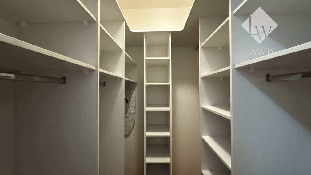 Zrekonštruovaný byt s parkovacím miestom v komplexe KOLOSEO