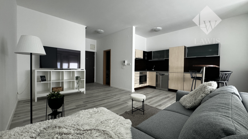 Zrekonštruovaný byt s parkovacím miestom v komplexe KOLOSEO