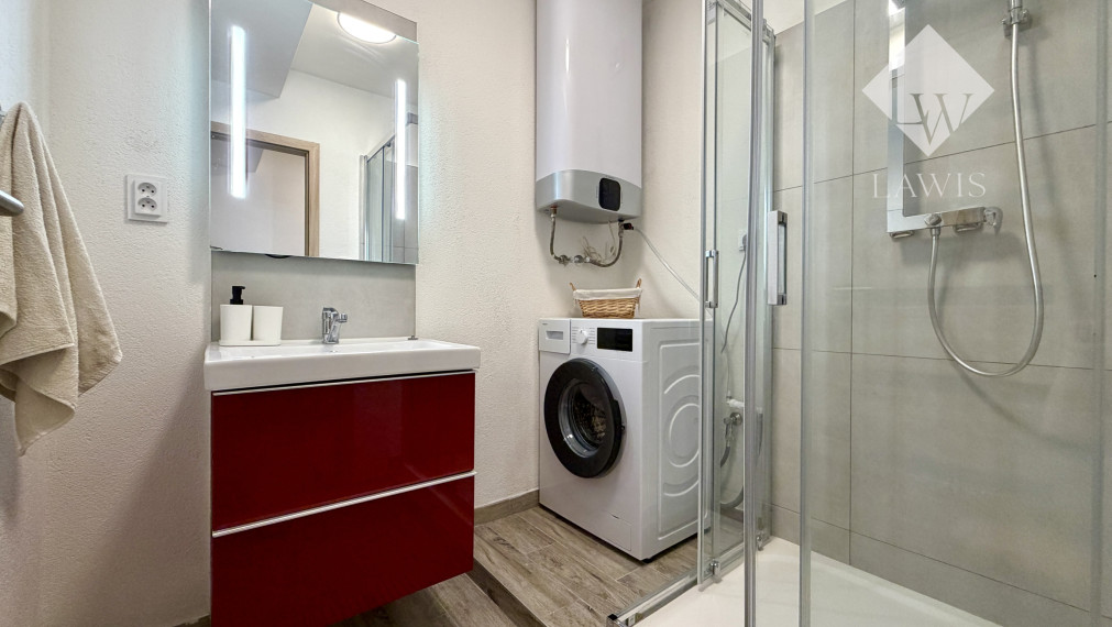 Veľký 1i s výhľadom na Váh-oddelená obývacia a spiaca časť