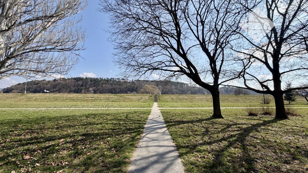 Veľký 1i s výhľadom na Váh-oddelená obývacia a spiaca časť