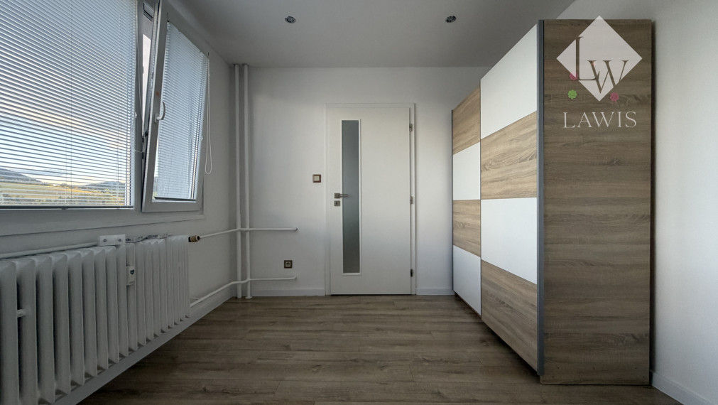 Moderný 3KK s balkónom a ikonickým výhľadom na rieku Orava