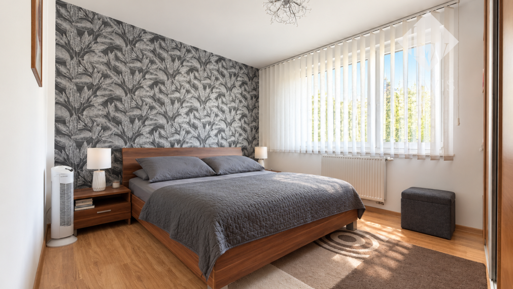 Moderne zariadený 3-izbový byt | Šatník | Presklená lodžia