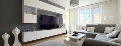 Moderne zariadený 3-izbový byt | Šatník | Presklená lodžia