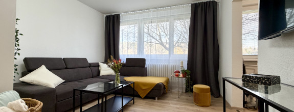 Veľký 1i s výhľadom na Váh-oddelená obývacia a spiaca časť