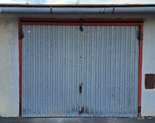 Garáž - blízko centra